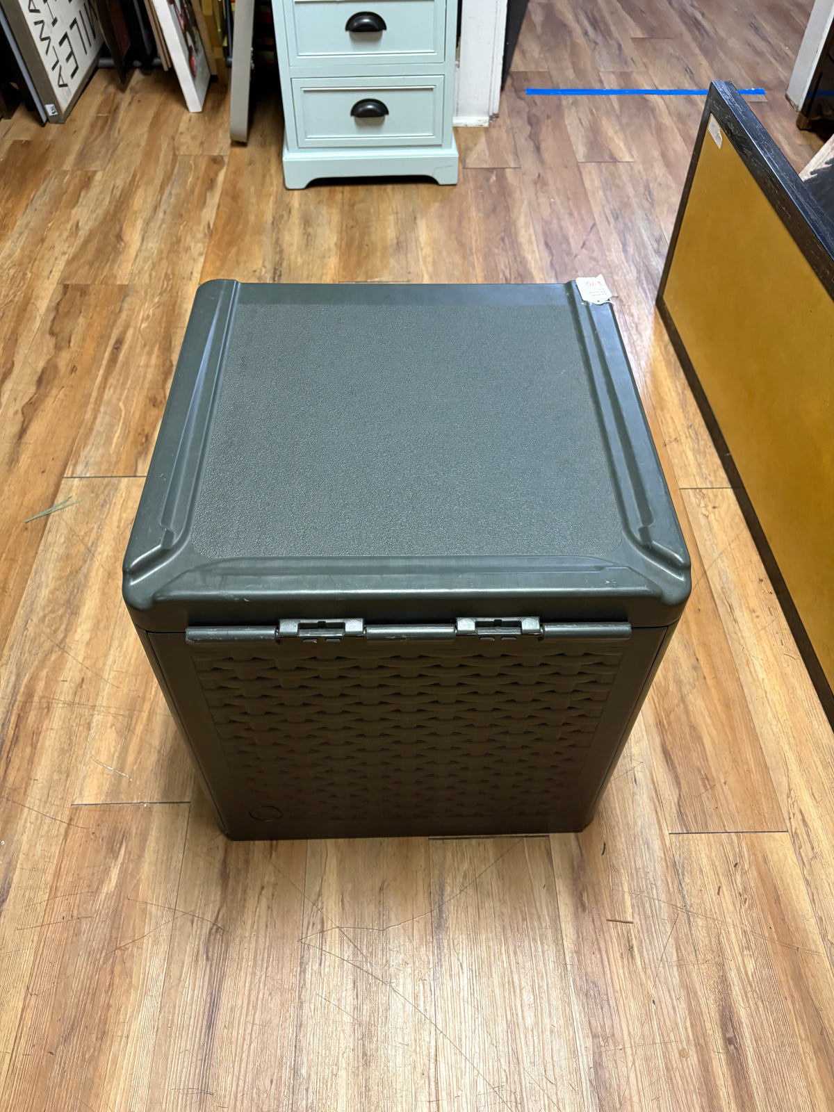 28-Gallon Resin Wicker Outdoor Storage Deck Box